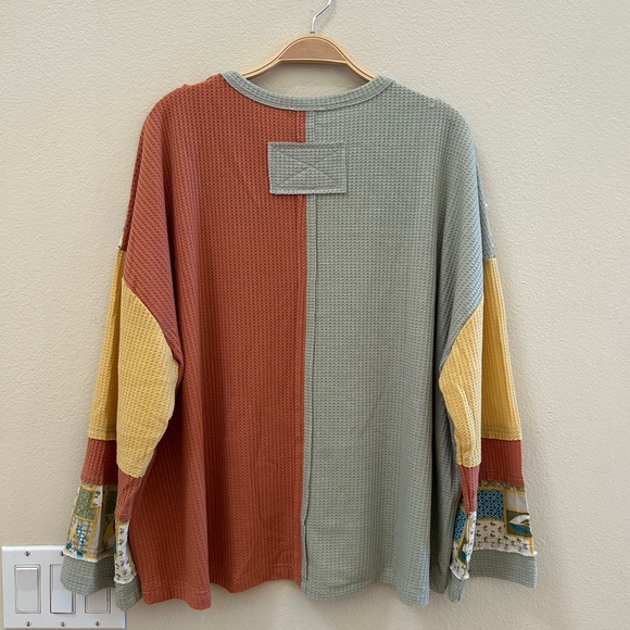 Easel NWT Daisy Thermal Top Small Oversized Sage Green Rust Long Sleeves - Picture 4 of 4